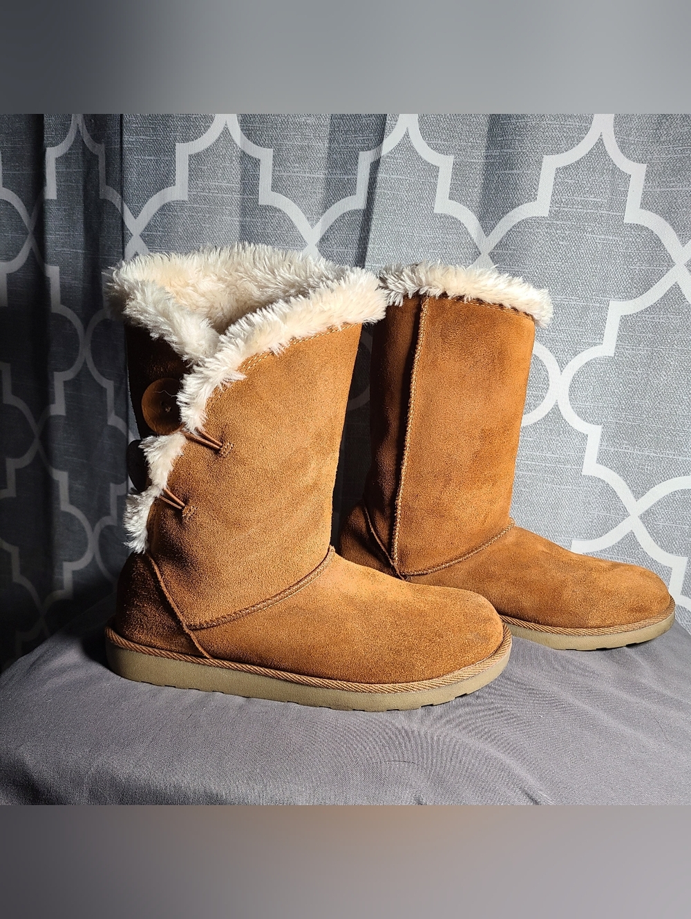 Kohl's Tan Faux Suede Winter Boots with Cream Faux Fur Trim